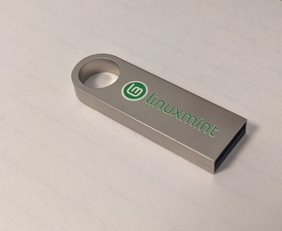 Linux Mint 22.3 Cinnamon 64-Bit Bootable USB Installer for PC & Laptop