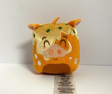 2023 Disney Parks Munchlings Holiday Festive Fare Pumbaa Salted Pretzel Bun