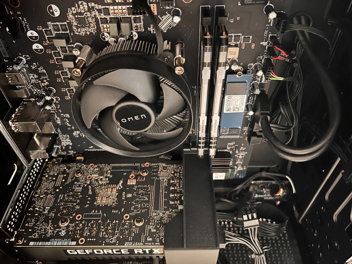 HP Omen 30L (1TB + 256GB, AMD Ryzen 7 3700X, RTX 2060, 16GB 