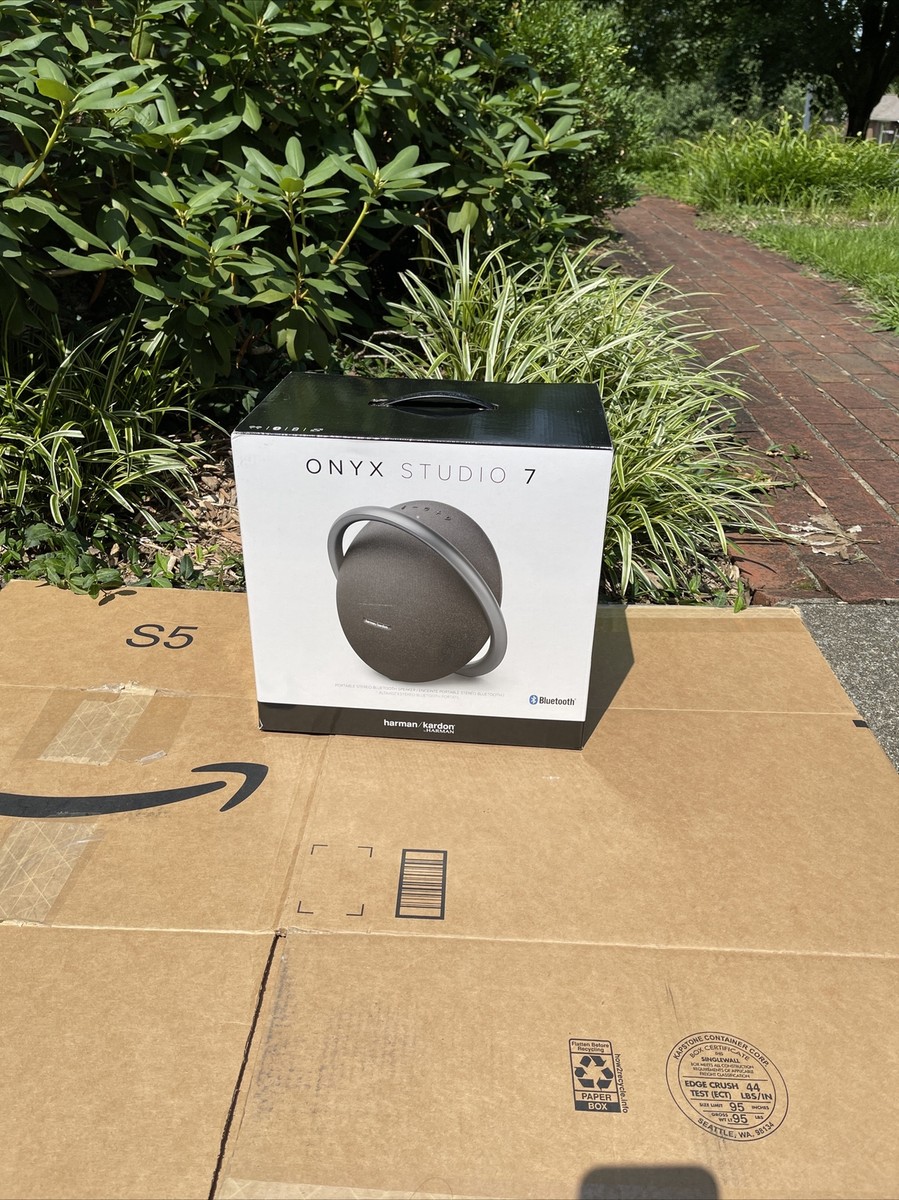 New Harman Kardon Onyx Studio Portable Bluetooth Speaker Black