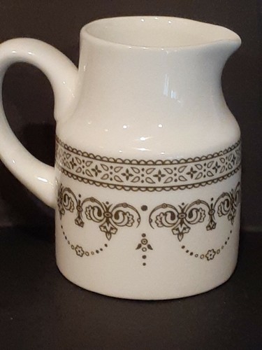 Vintage Wedgwood Metallised Bone China. Made In England. Milk Jug / Creamer. - Picture 3 of 6