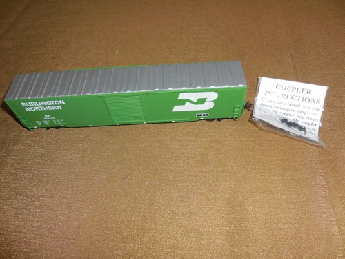 HO SCALE TRAIN WALTHERS BURLINGTON NORTHERN 355180 PULLMAN BOX CAR 932-3557 - Picture 4 of 12
