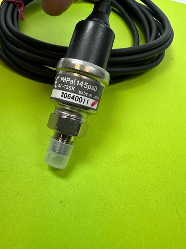 Keyence AP-13SK Multi Fluid Positive Pressure Sensor 1MPa (145PSI) 1/8" NPT -New - Picture 3 of 7