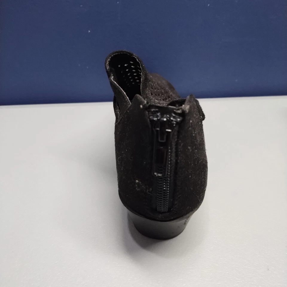 Soda Ankle Cutout Booties Womens Size 8.5 Black Perforated Suede Back Zipper - Image 3 of 4