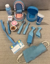 Melissa  Doug Super Smile Dentist 17 Pc Play Set CLEAN
