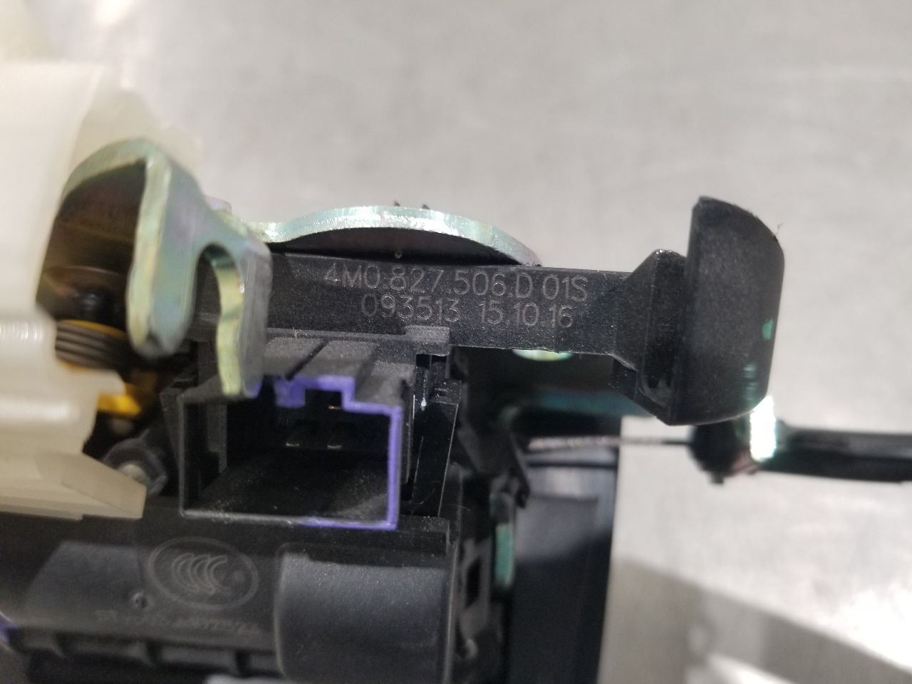 Bentley Bentayga REAR Trunk latch