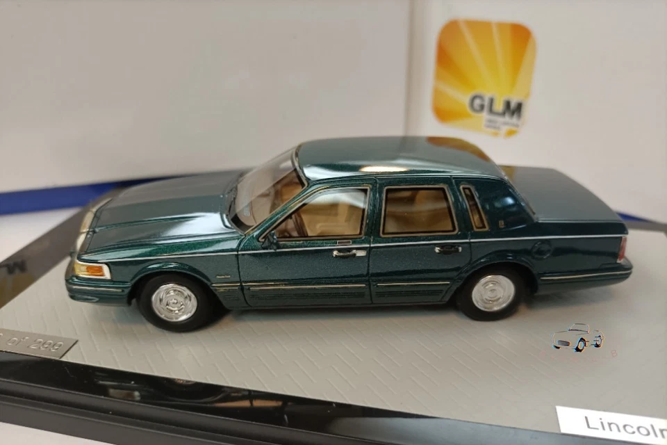 GLM 1:43 Lincoln Town Car 1997 Metal Green Town 4 puertas modelo sedán de lujo Foto 3 de 4
