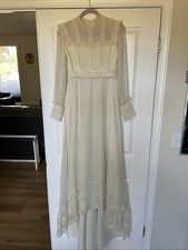 1970's IVORY CREAM COLOR LONG WEDDING GOWN Long Sleeve Lace Trim Size 13/14