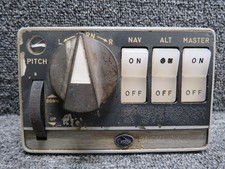 Navomatic-8G8 Cessna Autopilot Controller (Worn Face)