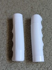 WHITE BICYCLE GRIPS VINTAGE CRUISER SCHWINN STINGRAY BICYCLE LOWRIDER
