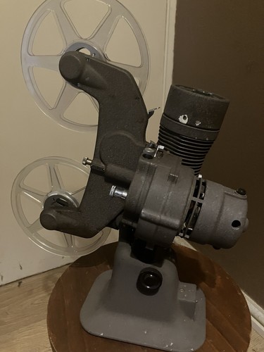 Bell & Howell Gaumont 8mm Projector Model 606 - Photo 6/7
