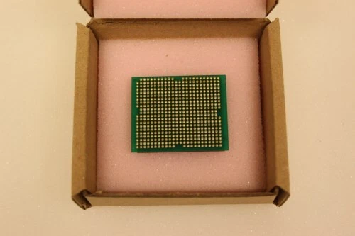Intel Mobile Celeron 650MHz 128KB SL4JW Processor CPU - Image 2 of 3