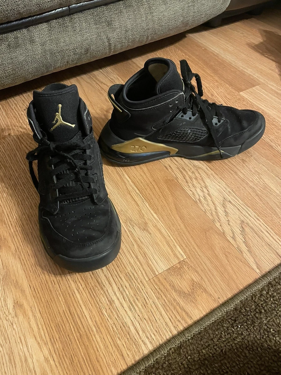 Jordan mars 270 black gold sales