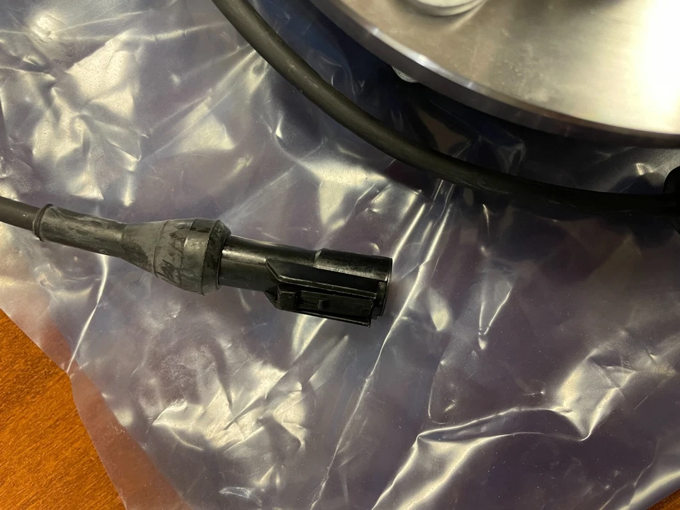 Front Wheel Bearing/Hub Assembly for 1999-2004 Ford F-450/F-550 Super Duty 2WD — 第 2/4 张图片