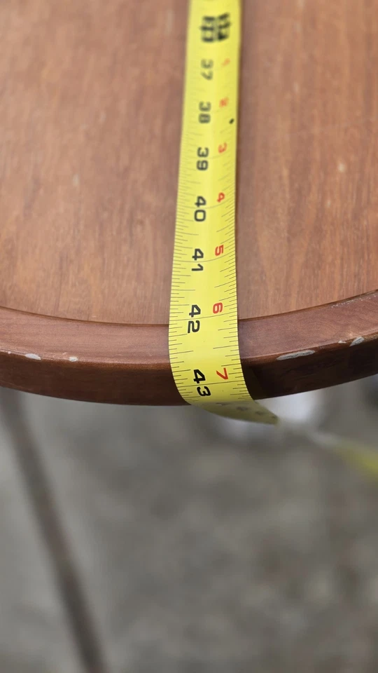 Mesa de madera con pedestal Foto 3 de 4