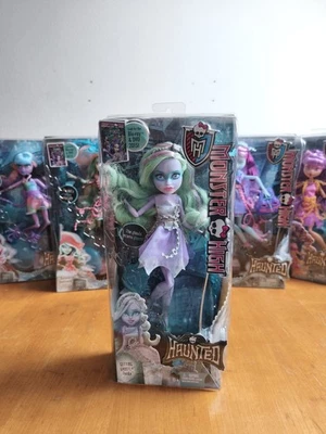 Monster High Twyla Verspukt Haunted ungeöffnete OVP  2014 CDC29 CDC28 - Bild 1 von 2