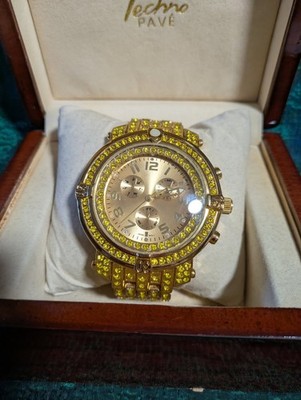 LIKE LEMON DIAMONDS AROUND THE WATCH