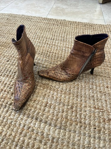 Botines DONALD J. PLINER SARRA Marrón Cocodrilo CON CREMALLERA TALLA 8.5 - Imagen 2 de 7