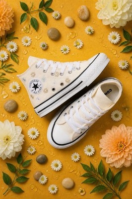 Chuck Taylor All Stars EVA Lift Platform Florals High Top Women s/Junior Size 6