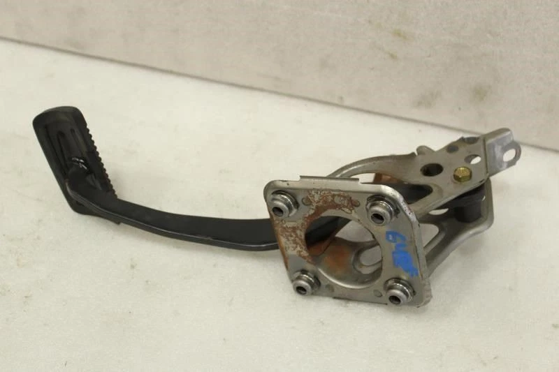 1990 1991 1992 1993 TOYOTA CELICA BRAKE PEDAL AUTOMATIC A/T - Image 3 of 4
