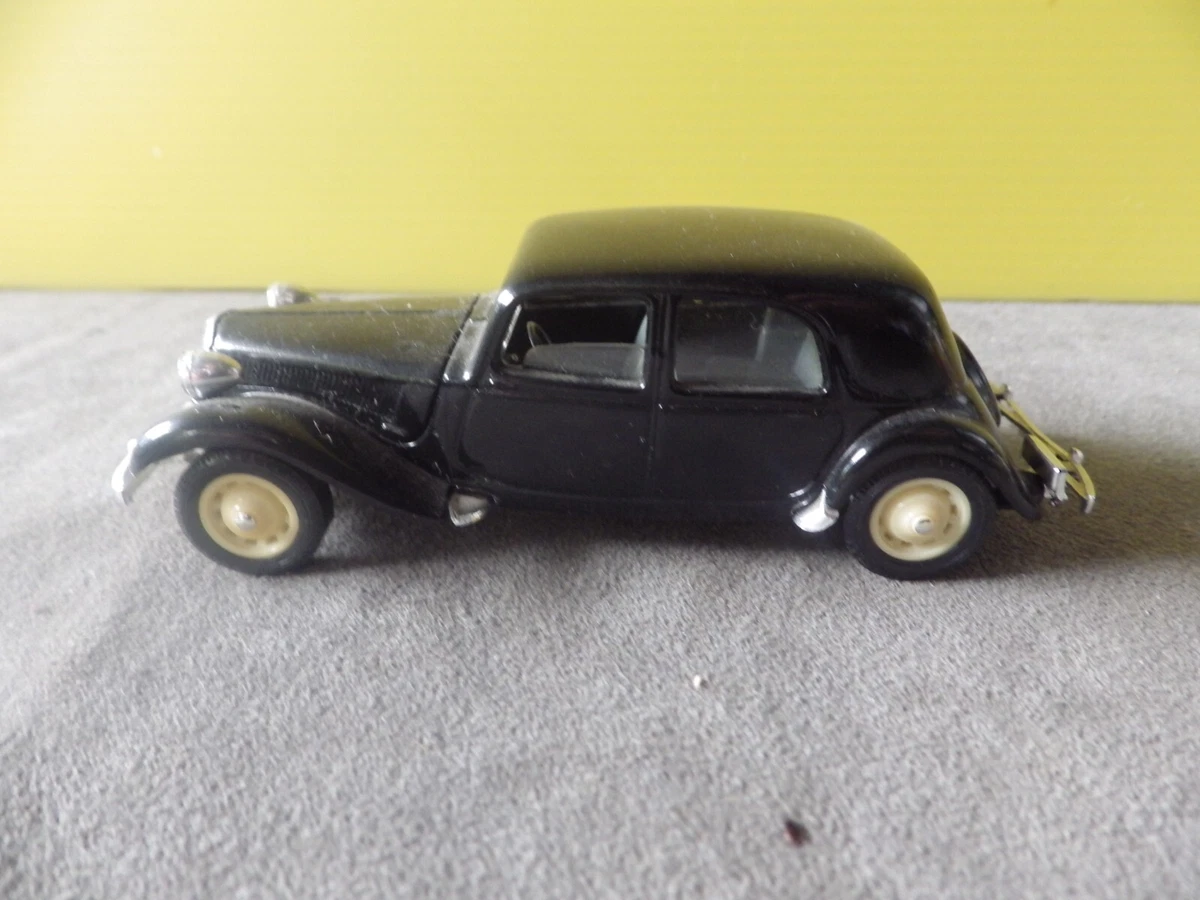 Lot De Voitures Miniatures Solido Verem – Citroën Traction Et Alfa Roméo Cabriolet