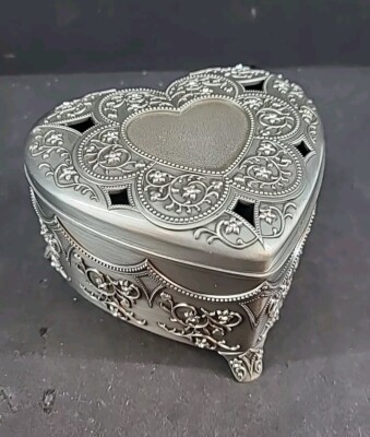 Things Remembered Valentines Heart Trinket Box Swarovski Crystals Silver Tone