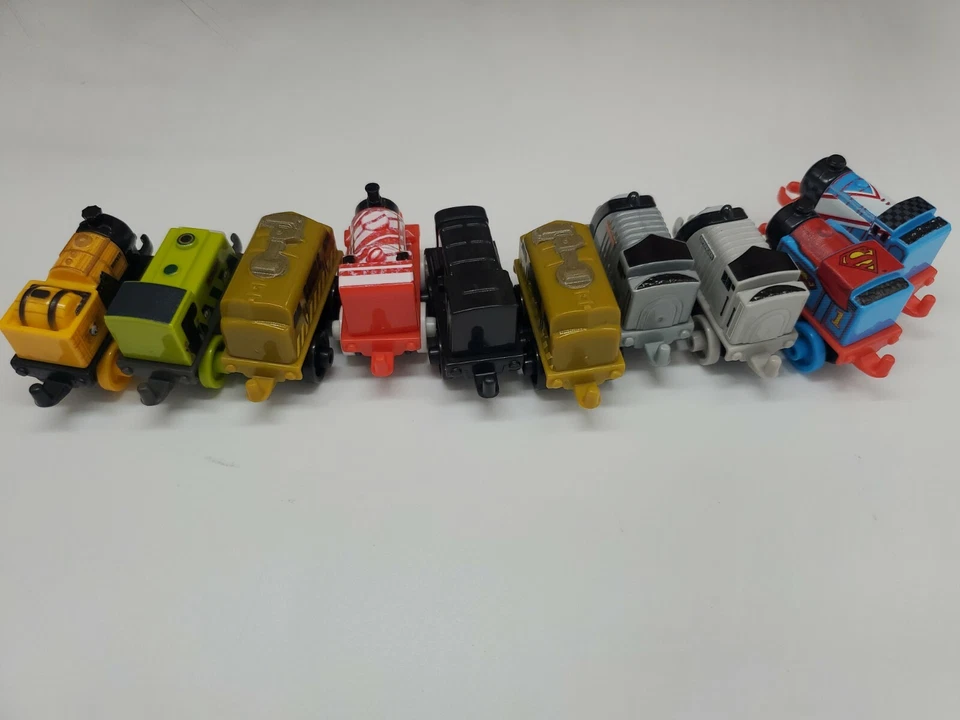 Thomas & Friends Minis Train Tank Engine Lote de 10 Superman Thomas, Mono Spencer - Imagem 3 de 4