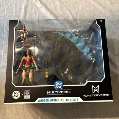 IN HAND McFarlane Toys DC Wonder Woman vs. Godzilla Figure Two-Pack