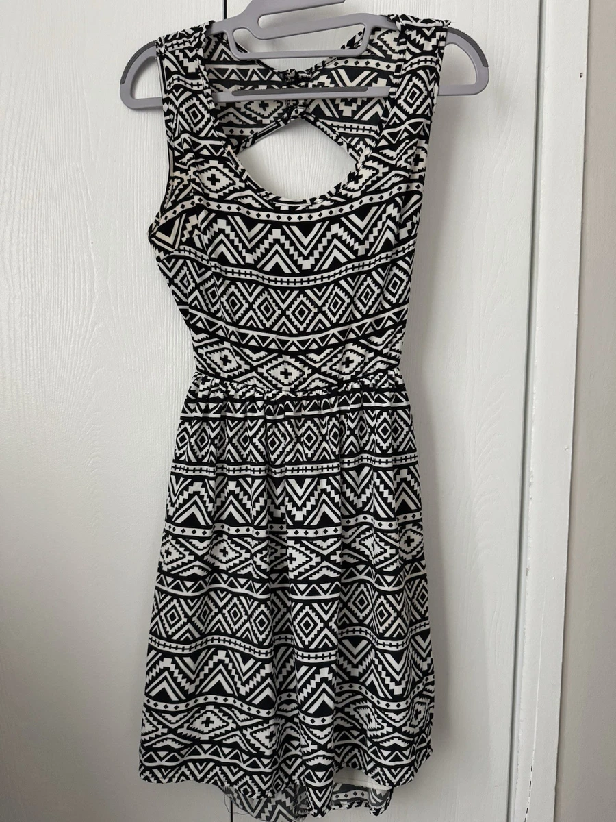 Robe Pull Delia's Noire Avec Flocons De Neige Blancs - Taille JR M, 100% Acrylique, Occasion Très Bon état