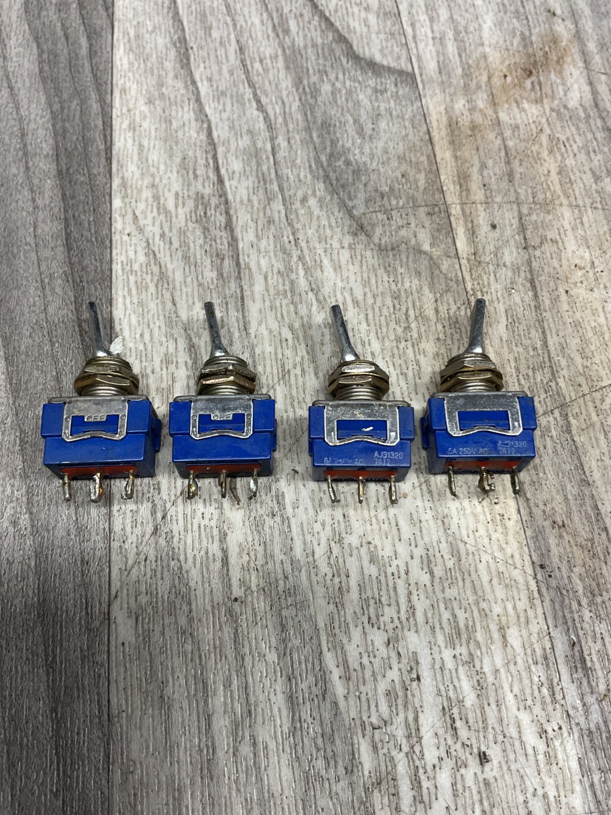Matsushita AJ31320 Toggle Switch’s *Lot of 4* #4020PT207SI