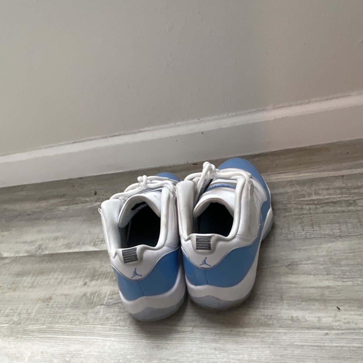 Jordan Air Jordan 11 Low Retro Legend Blue Sneakers White Blue