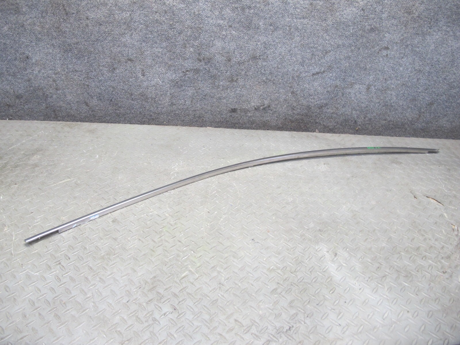 2006-2012 BENTLEY FLYING SPUR FRONT RIGHT DOOR WINDOW CHROME TRIM MOLDING SET