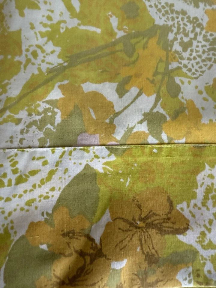 Vintage Twin Flat Sheet Retro Groovy 70's Flower Yellow Pink Green Nostalgia Bed - Image 2 of 4