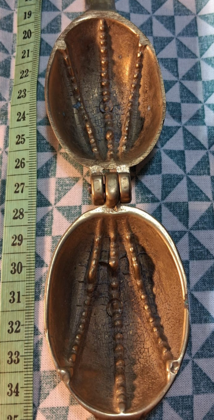 Vintgae Brass Walnut Shaped Nut Crackers Strong Novelty Design Nut Lever image 5