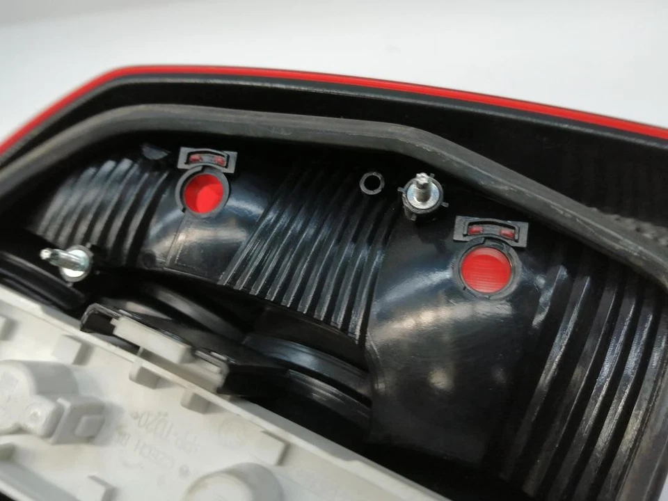 1Z5945111B Enjoliveur Inf Feu Arriere Gauche pour SKODA OCTAVIA BERLINA 1125141 - Photo 3/4