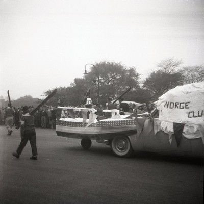 A23 Negative 2-1/4'' Vintage  Norge Ski Club Parade Float Chicago 234a