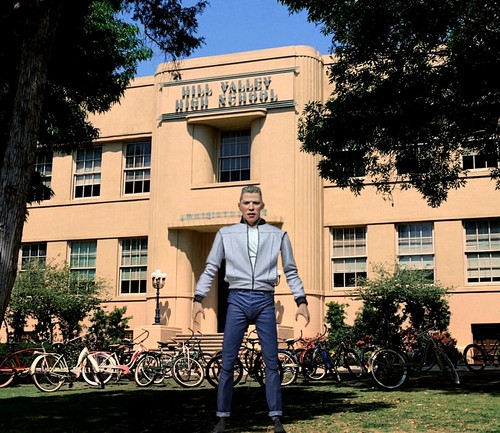 NECA Back to the Future II Ultimate Biff Tannen 35th Figure Diorama Backdrop #3 - 第 8/14 張圖片