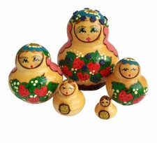 POUPEES RUSSES MATRIOCHKA SERGIEV POSSAD PEINTE PAR UNE ARTISTE RUSSE 5 PIECES