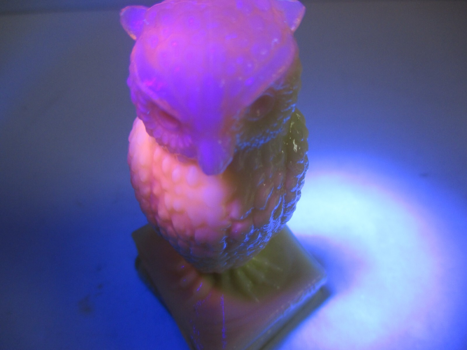 Vtg Degenhart Glass Custard Owl On Books Figurine Paperweight 3.5" Glows Orange