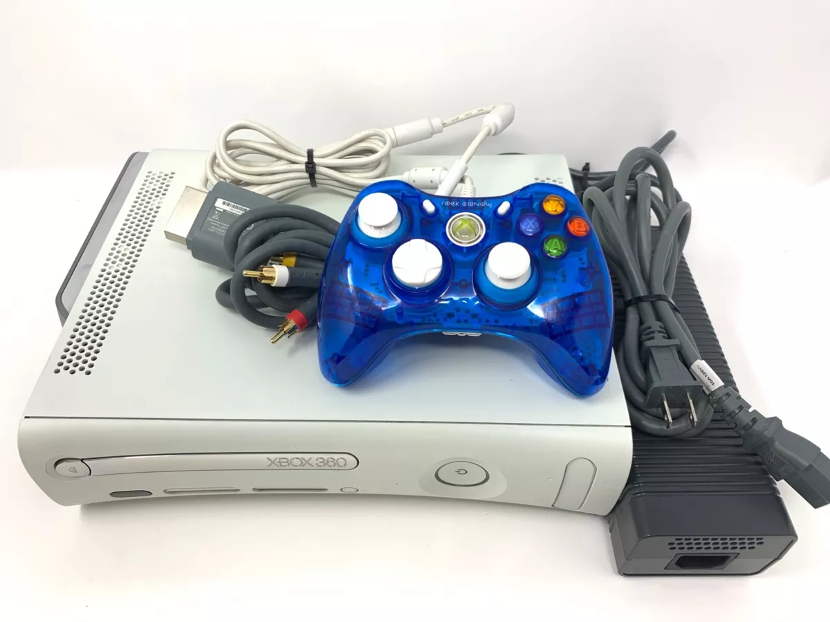 Xbox 360 Branco com comando em segunda mão durante 30 EUR em