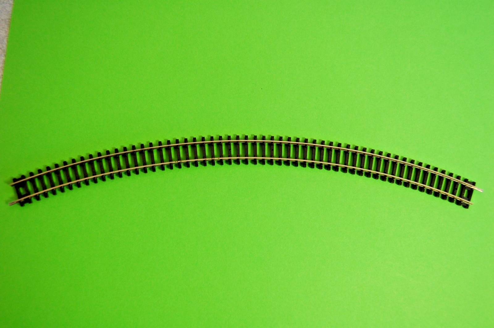 PECO ST-19 N GAUGE 4TH RADIUS DOUBLE CURVE
