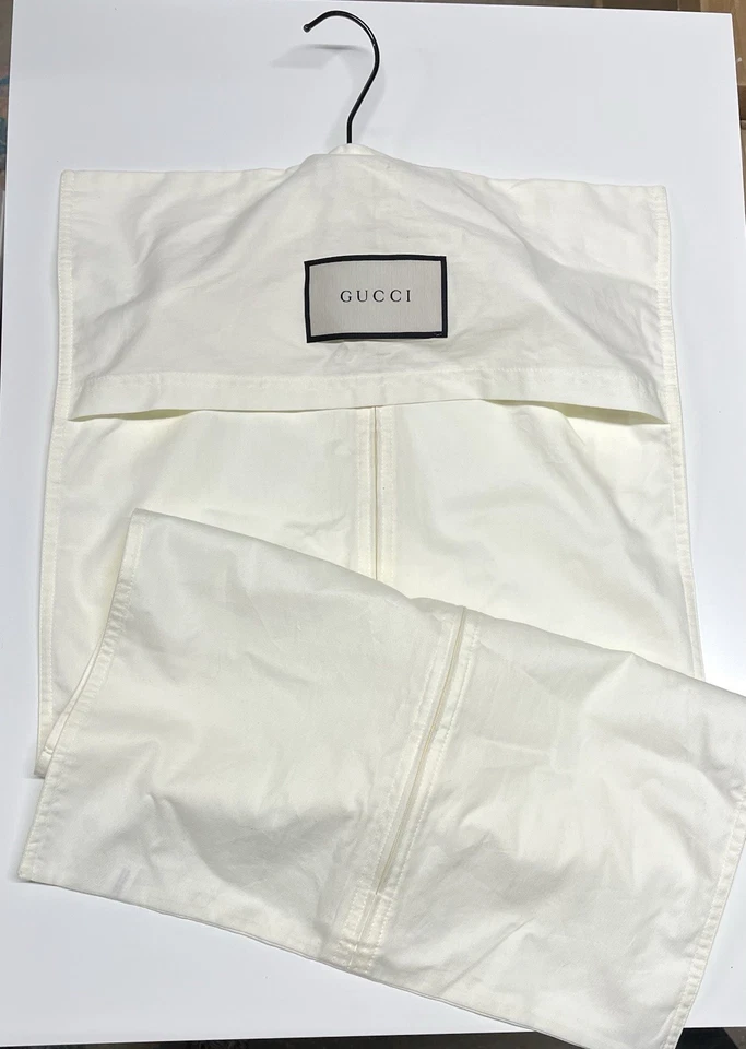 Gucci Bebé Niño Marfil Colgador y Tela Cremallera Cubierta Antipolvo Bolsa de Prendas 33” x 16” Foto 2 de 3