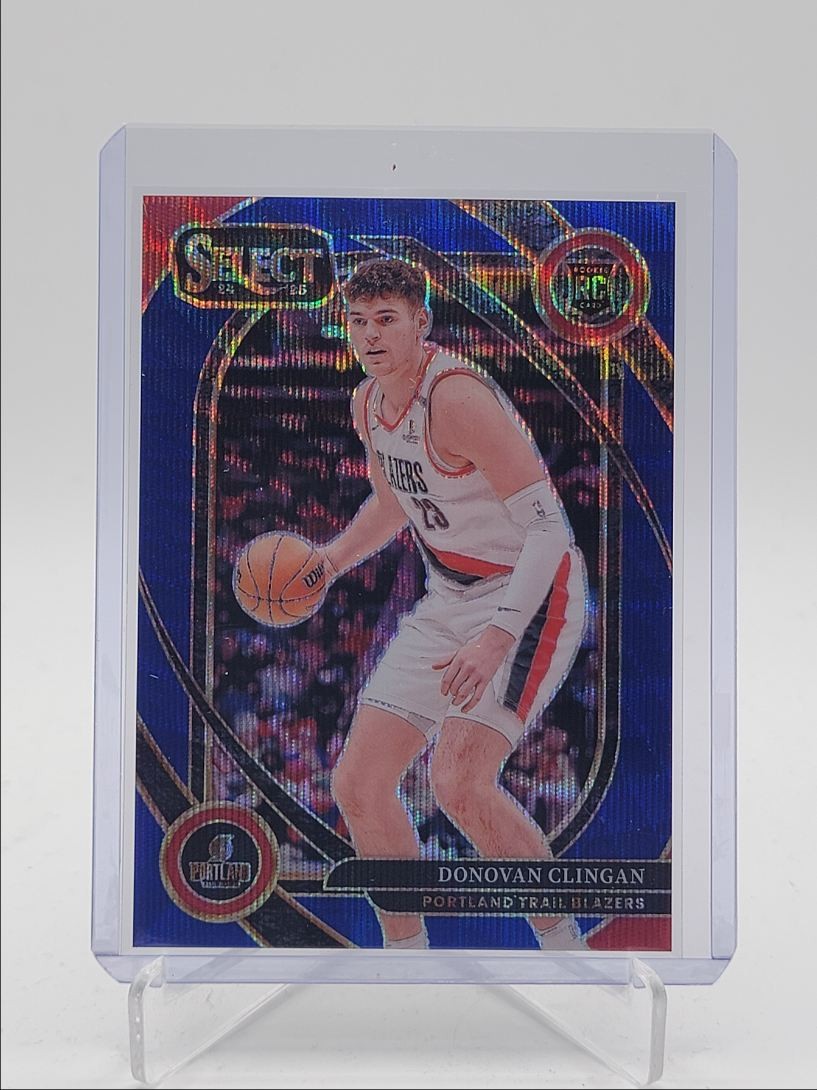 DONOVAN CLINGAN 2024-25 SELECT COURTSIDE ROOKIE BLUE WAVE BLAZERS /75 Q5692