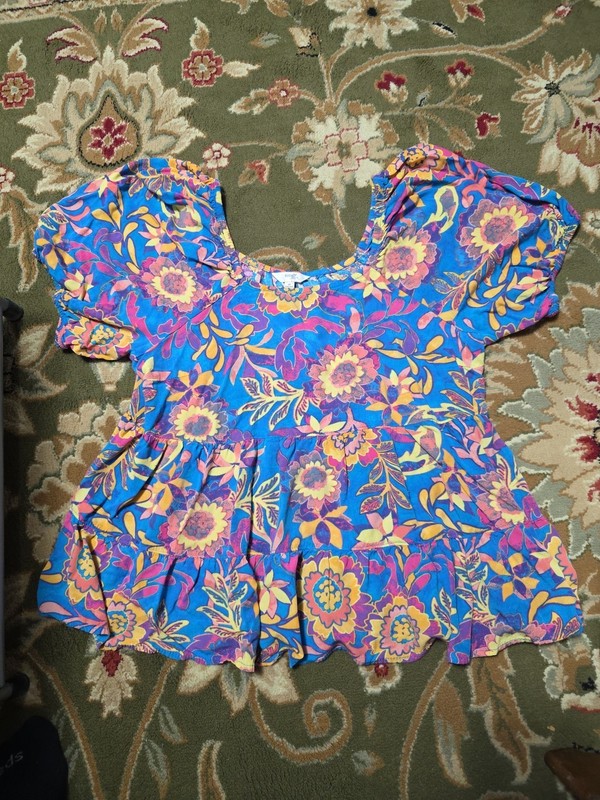 Plus Sz 1x 16/18 Floral Swing Top VERY CUTE!