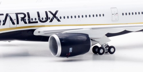JC Wings 1:200 Starlux Airlines Airbus 350-900XWB Diecast Aircraft Model B-58502 - Picture 9 of 14
