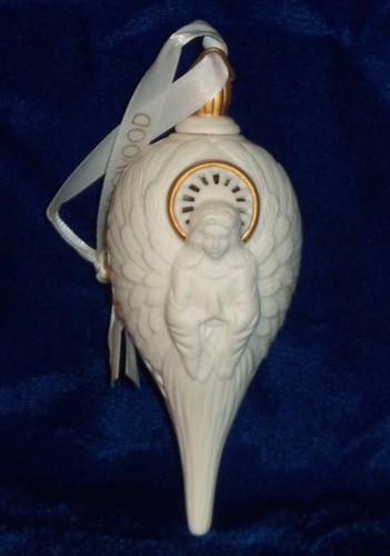 Wedgewood 5" Teardrop Praying Angel Porcelain Ornament Ivory & Gold Jasperware - Picture 4 of 8