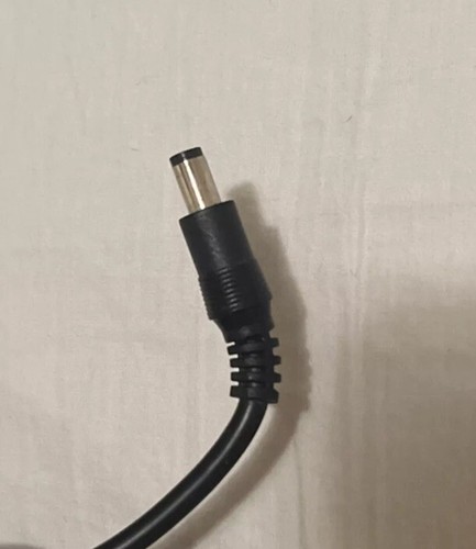 Medela Pump In Style Power Supply 9207010 9v 1A AC Adapter Plug Model U090100D31 - Picture 3 of 3