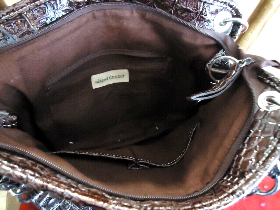 BOLSO ALFRED DUNNER MARRÓN COCODRILO DOBLE ASA HERRAJES DORADO CREMALLERA SUPERIOR MED Foto 4 de 4
