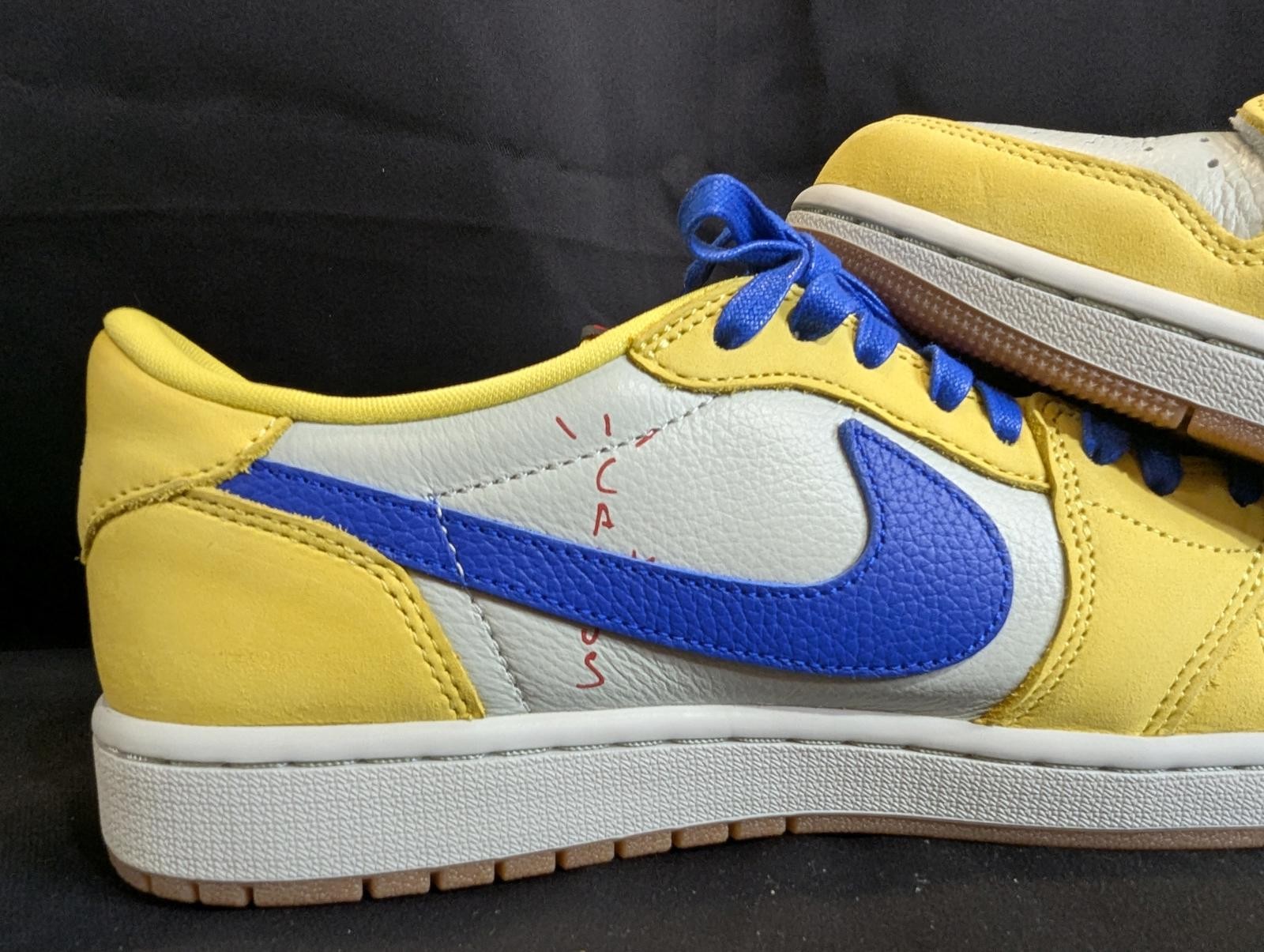 Travis Scott Jordan 1 Low OG SP "Canary" Wmns 11.5 / Men's 10 DZ4137-700