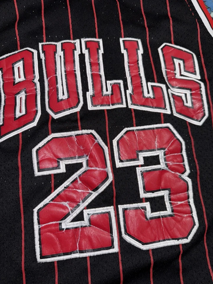 Camiseta De Colección Michael Jordan Chicago Bulls 23 Adidas Talla Pequeña Para Hombre Negra Roja Foto 4 de 4